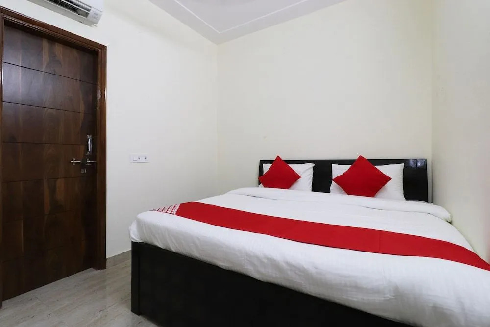OYO 46761 Hotel Royal King Deluxe