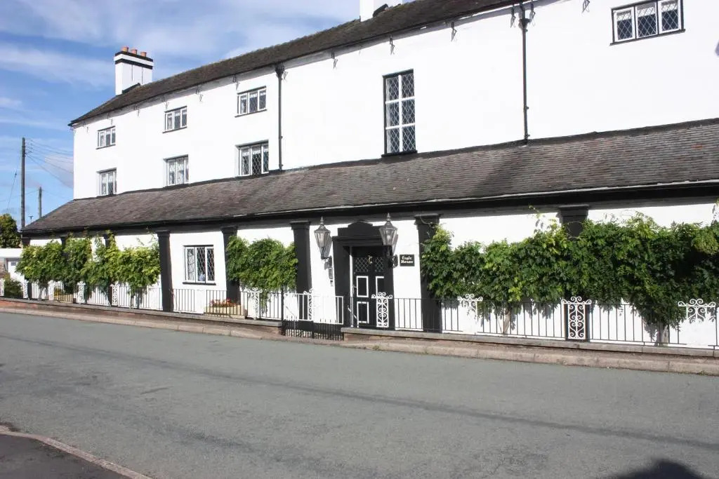 Eagle House - Award Winning B&B and Apartment