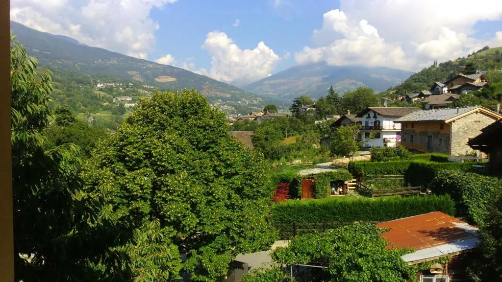 Aosta, Mansarda con SPLENDIDA VISTA sulle montagne