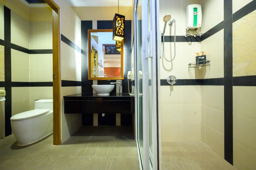 RedDoorz Plus Reun Rattana Rattanathibet