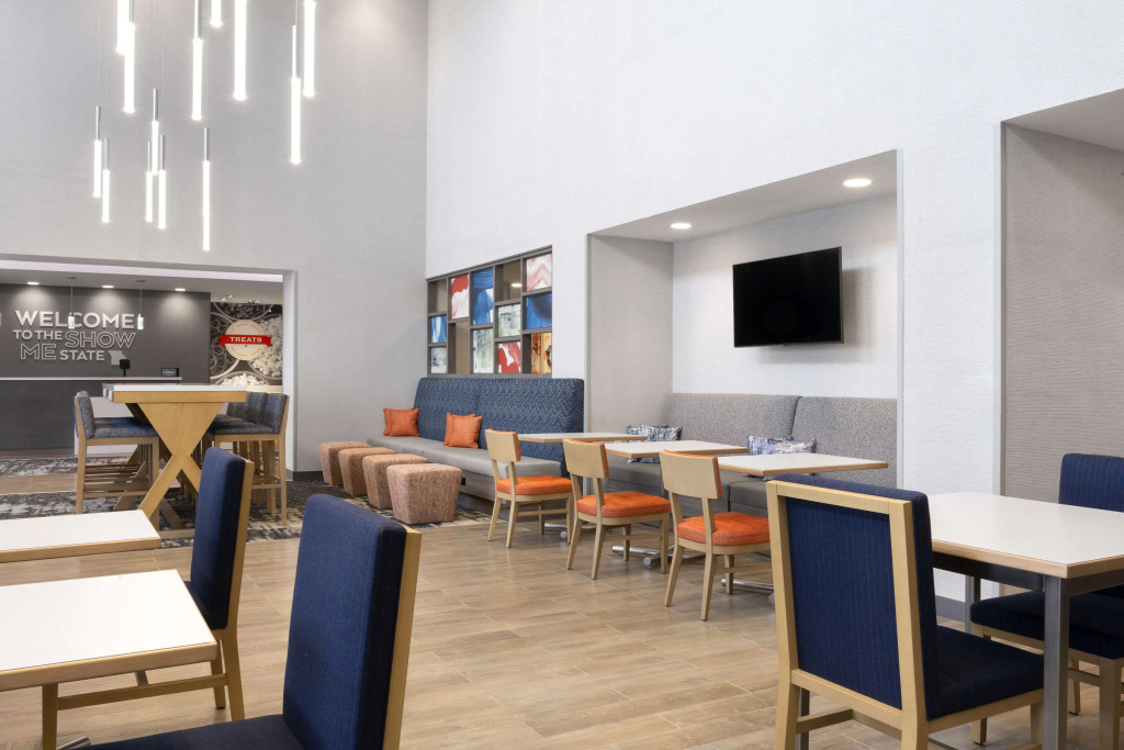 Hampton Inn & Suites St Charles Old Town Area, Mo