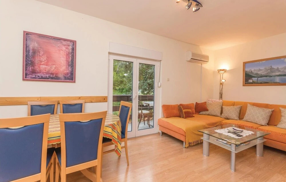 Nice Home in Donji Karin With Wifi and 3 Bedrooms
