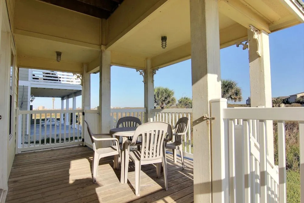 Buttercup Cottage 6BV 2 Bedrooms 2 Bathrooms Home