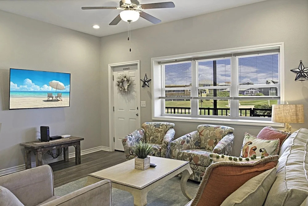 Island 25 2 Bedroom Condo