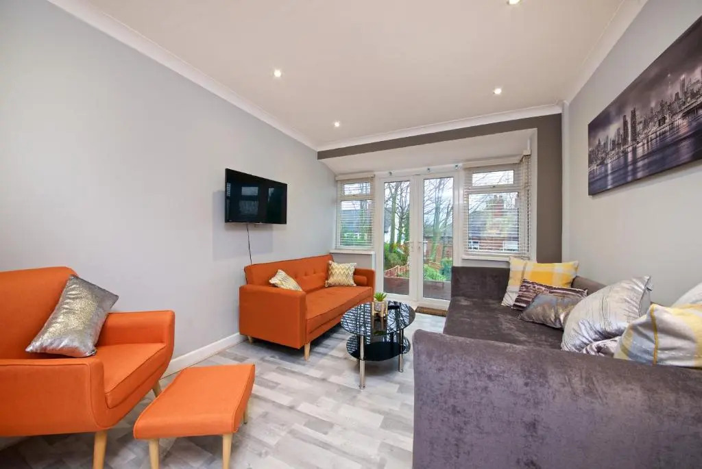 Beautiful Cozy Home With Free Parking
