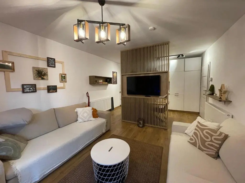 Pine Tree Residence