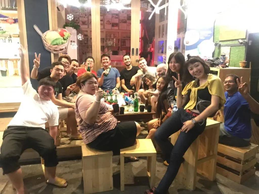 Kinnon Deluxe Hostel Coworking Cafe