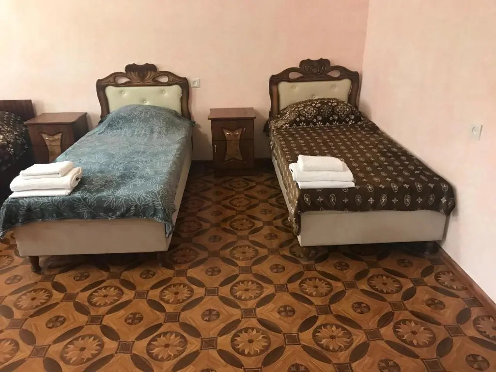 B&B Galstyan 44