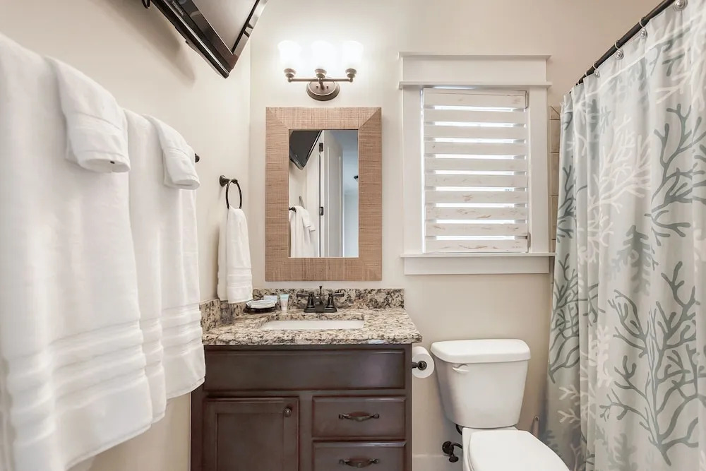 Cottages at Eastern Lake - 4 Br Home