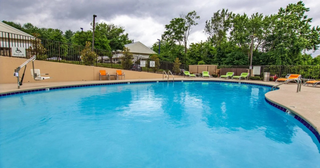 Holiday Inn Knoxville N - Merchant Drive by IHG
