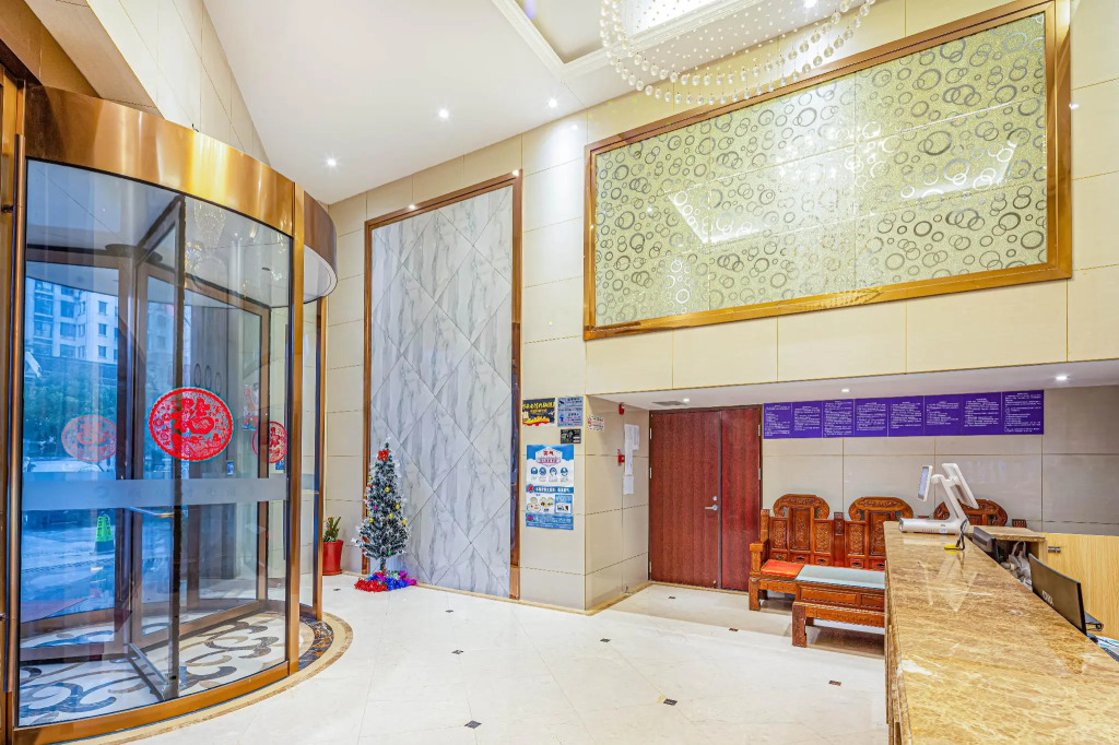 Yujian Light Luxury Hotel (Nantong University)