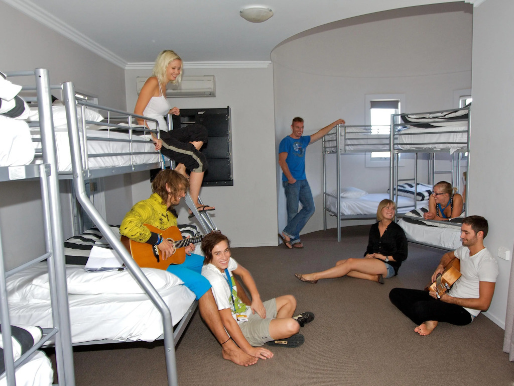 Chillis Backpackers
