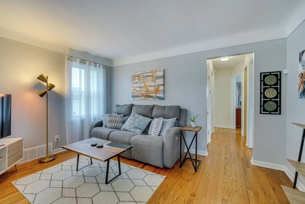 Pet-friendly Southfield House w/ Ping-pong Table!
