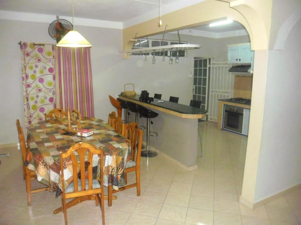 Villa With 6 Bedrooms in Pereybère, With Wonderful Mountain View, Priv
