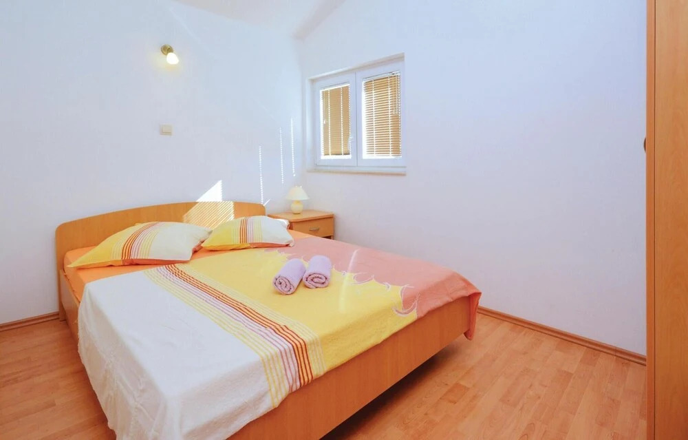 Amazing Home in Lokva Rogoznica With Wifi and 3 Bedrooms