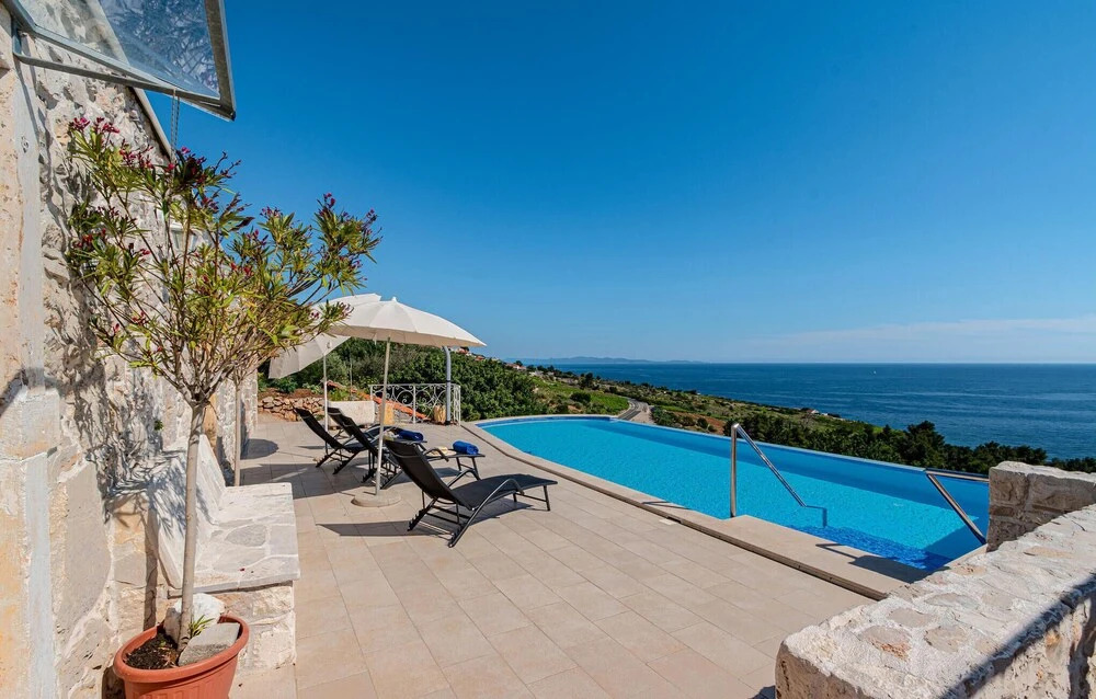 Two-Bedroom Holiday Home In Mokalo