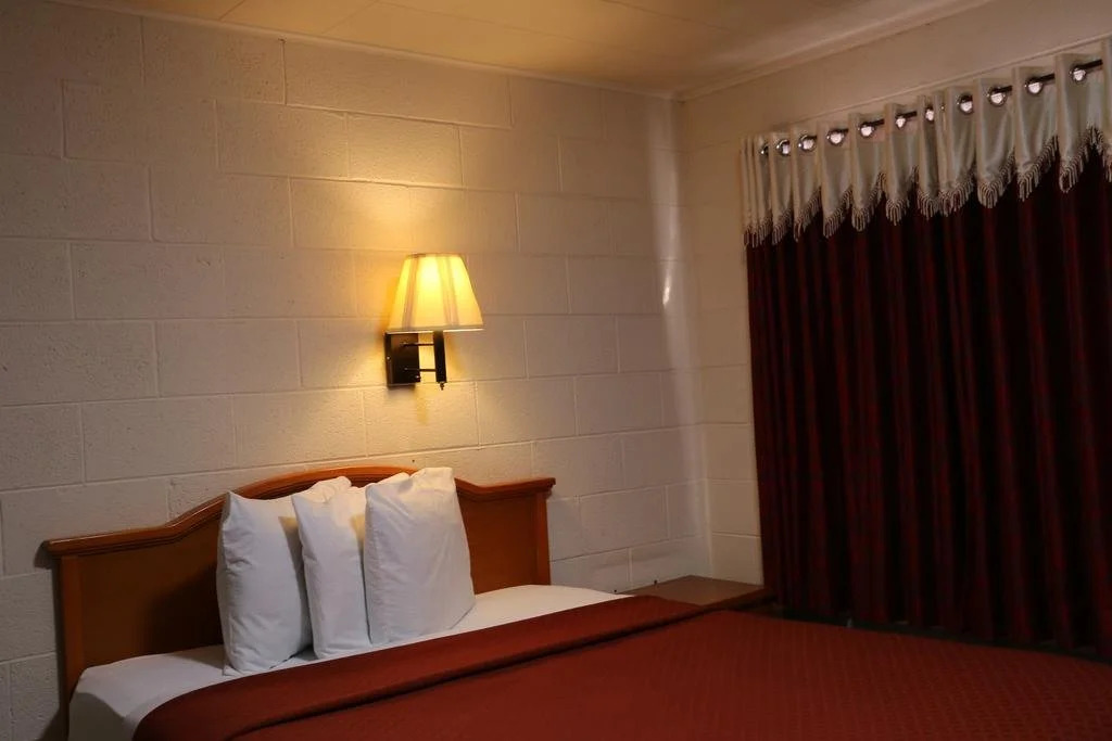 Frontier Motel