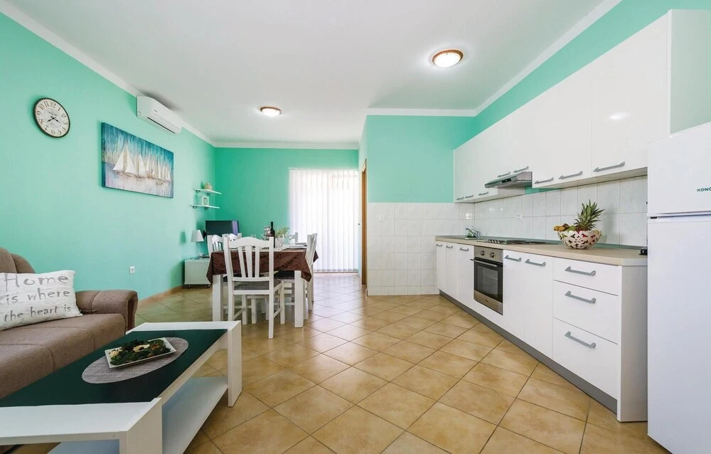 Stunning Home in Debeljak With Wifi and 6 Bedrooms