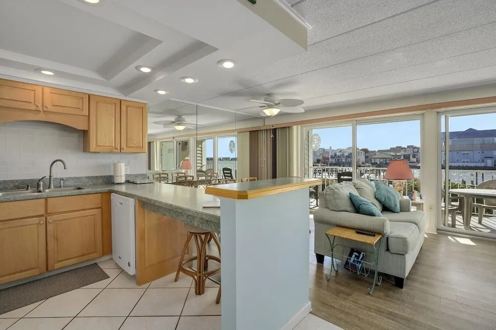 Thunder Island 139d 2 Bedroom Condo by RedAwning