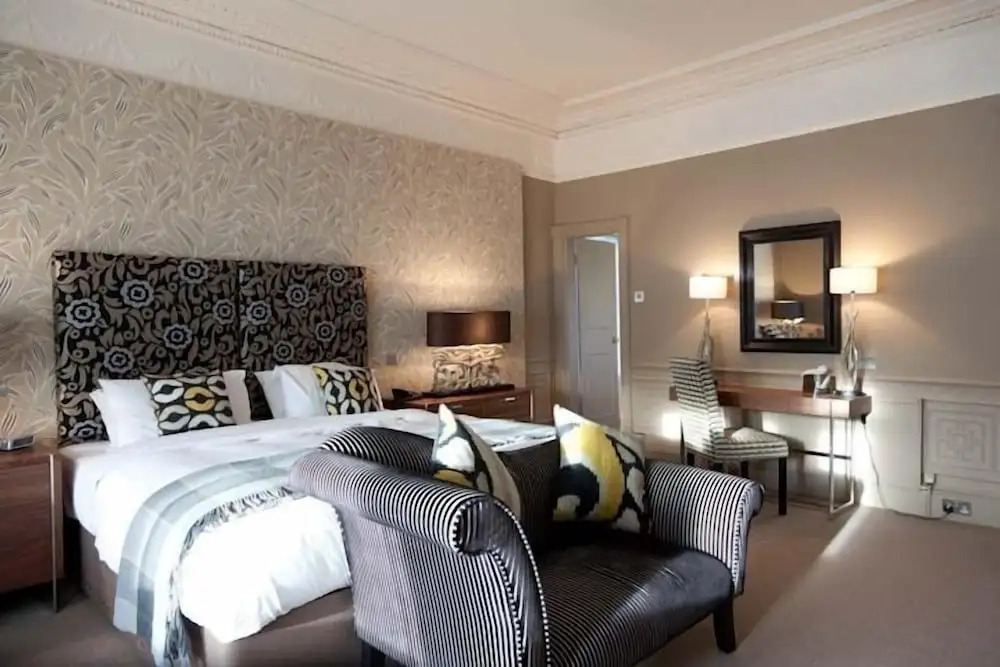 The Townhouse Hotel