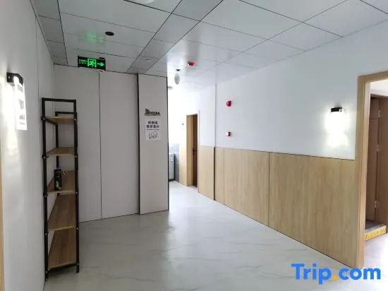 Xinlong Hotel