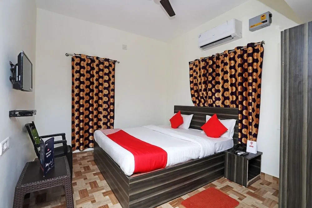 OYO 15084 Sai Lotus Residency