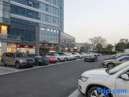 Haisiyue Island Apartment（ Guangzhou Yuzhu Port Sanxi Subway Station Store）