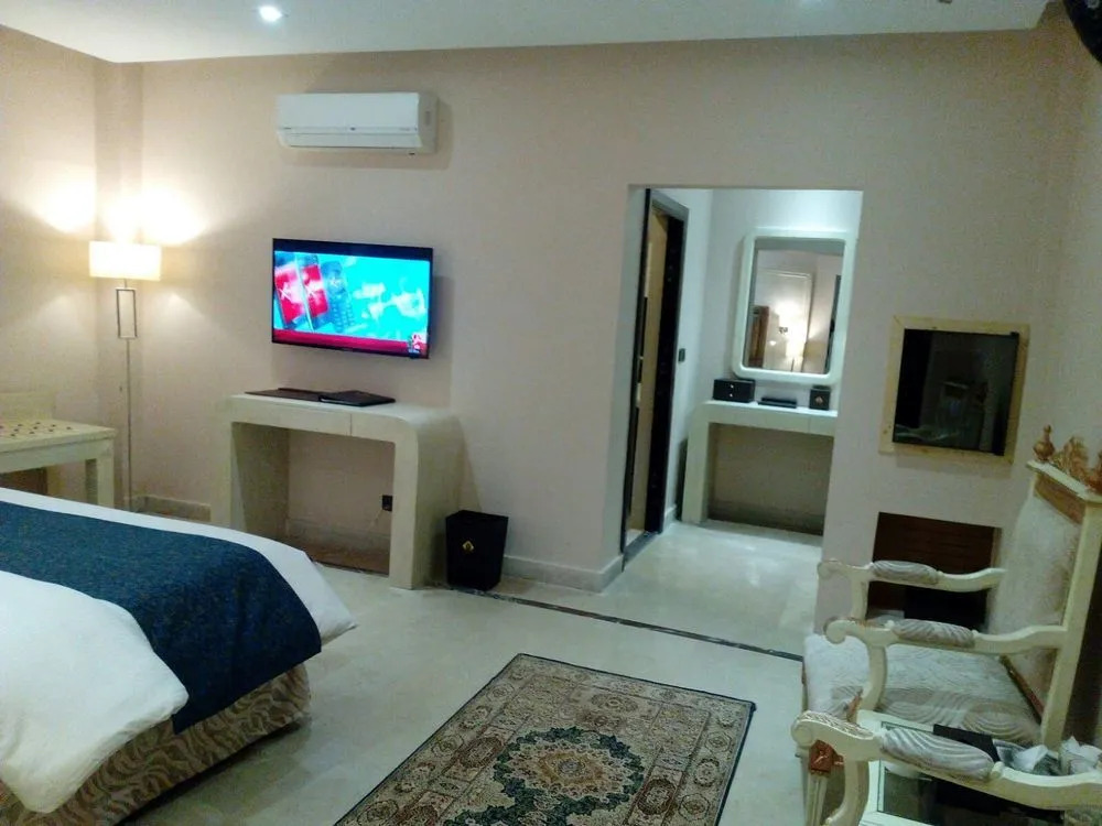 Chinar Family Resort