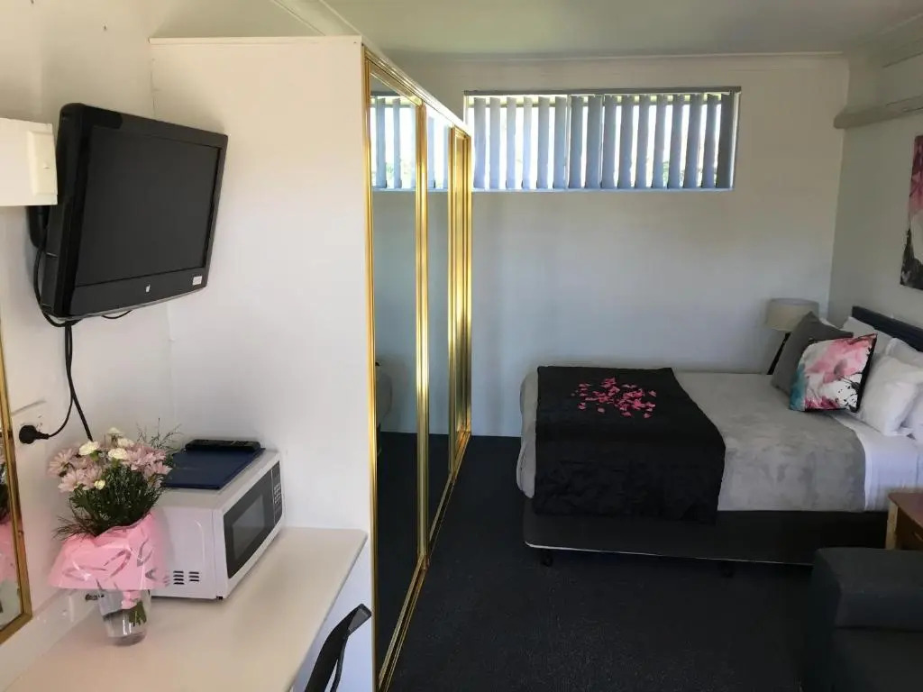 Tall Timbers Motel