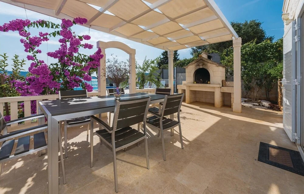 Beach Front Home In Kalebova Luka