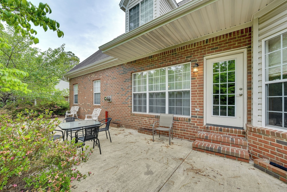 2 Mi to Pinehurst Resort: Spacious Golf Getaway!