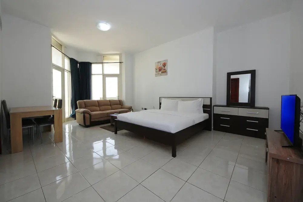 Big Studio Apartment in Dubai Marina Walking to JBR Beach, Cruise and DMCC Metro