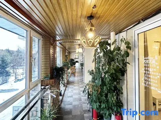 Yiran Small Residence (Changbai Mountain North Scenic Area Tourist Distribution Center Branch)