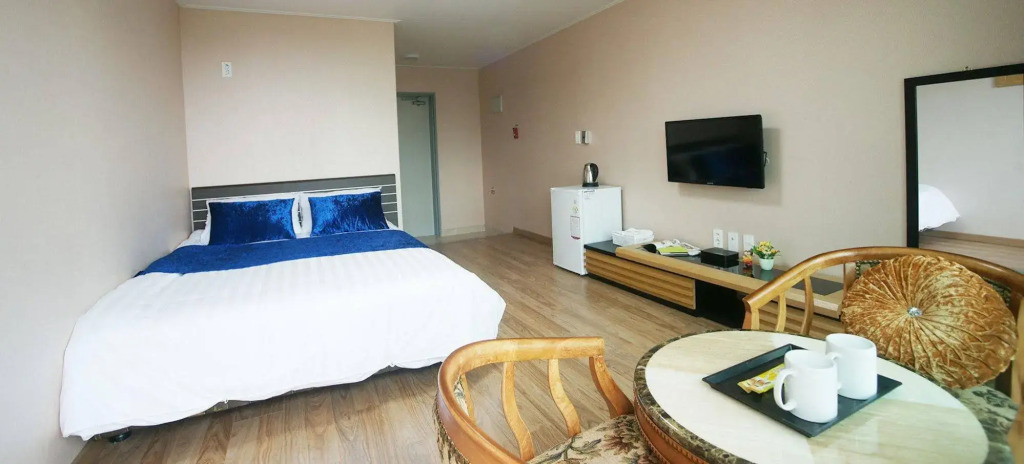 Stone And Wind Resort