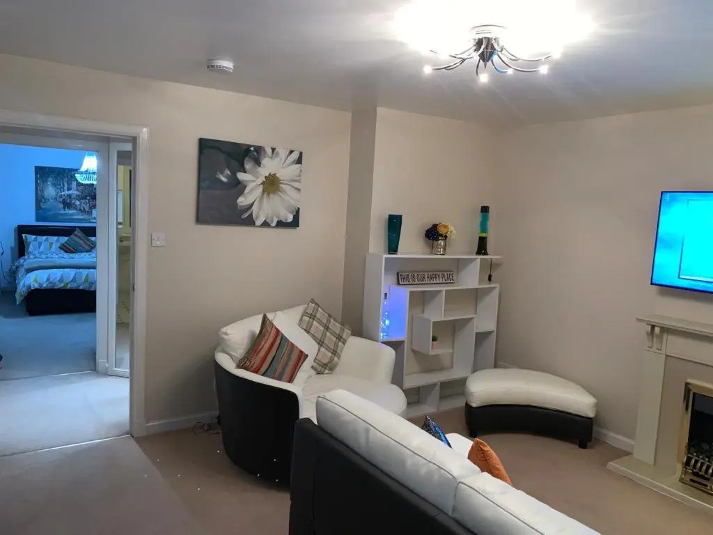 Holland Drive 2 Bedroom Flat (Adults Only)