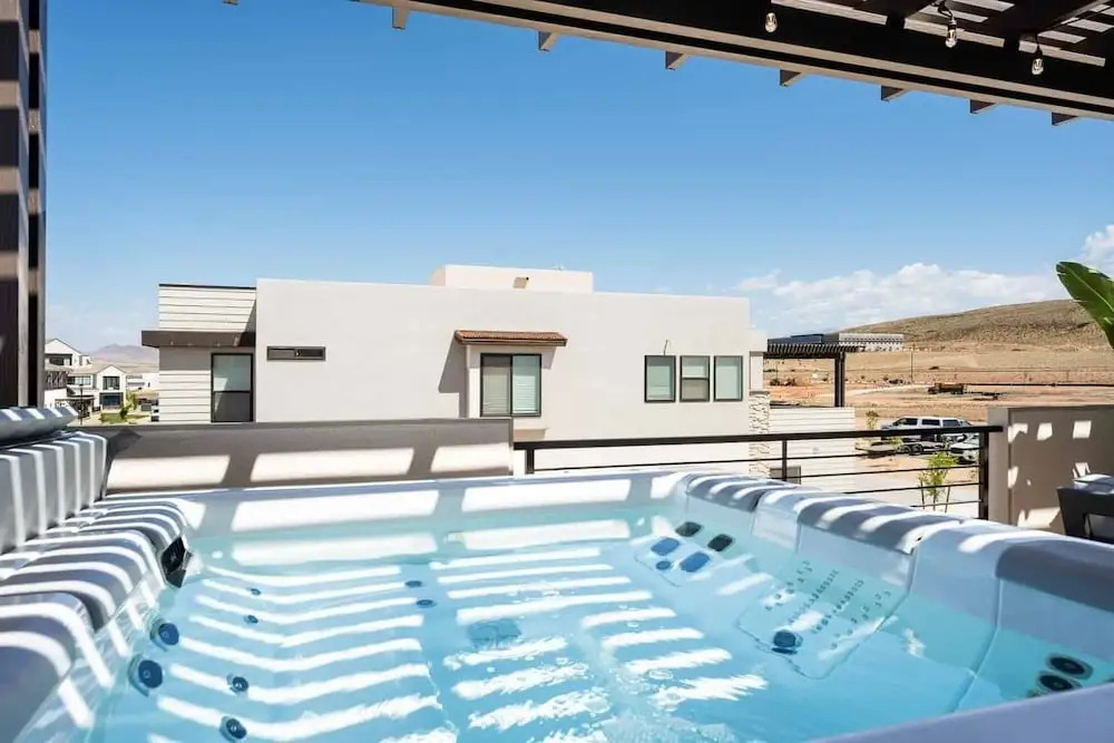 Sun-kissed At Desert Color 5 Bedroom Townhouse