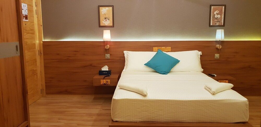 Holiday Nest