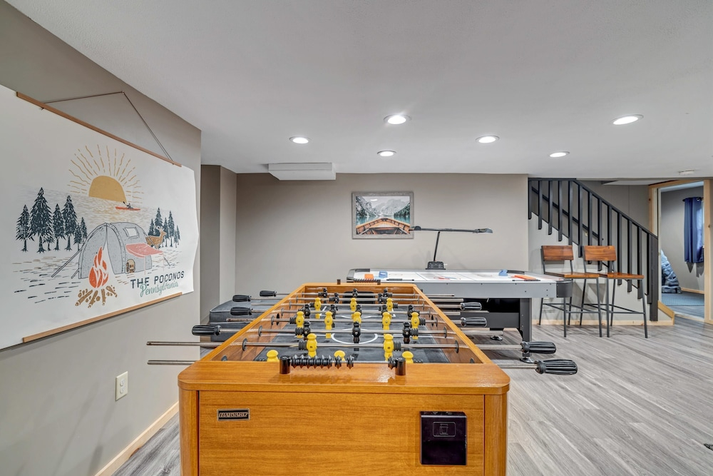 Waterfront Family Getaway w Hot Tub Game Room