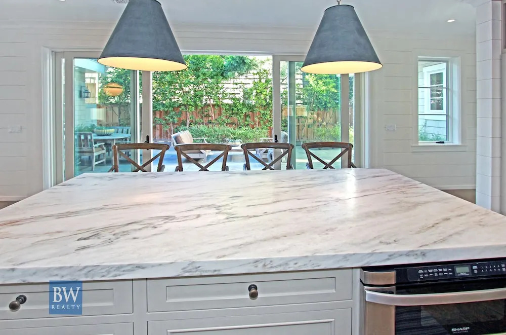 1028 W Ocean Front Lyn 5 Bedroom Home