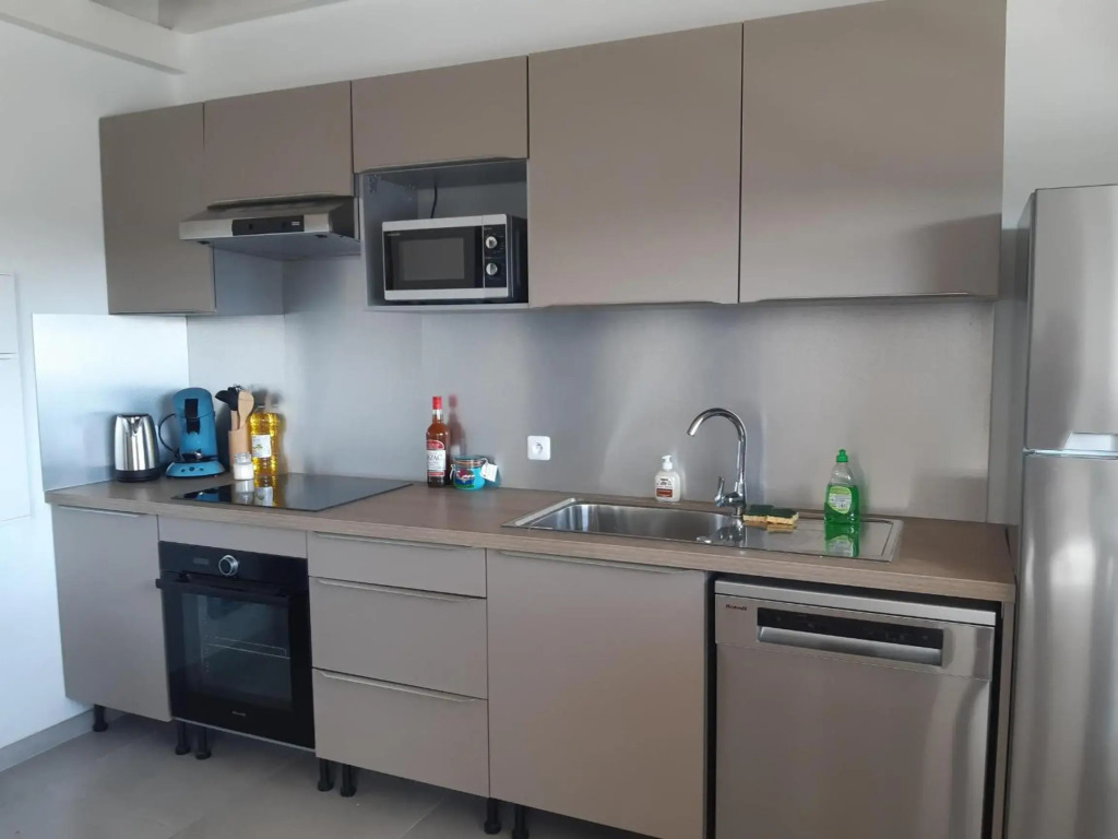 Appartement neuf a 150 metres de la mer wifi