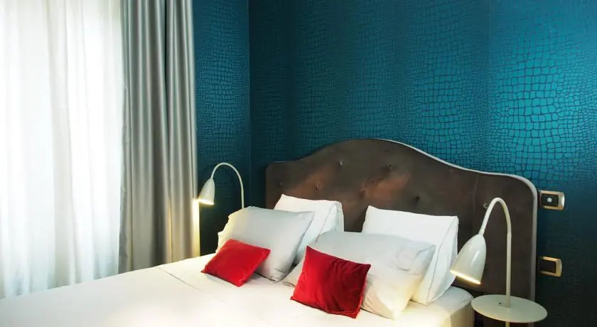 Giardini Wallcoverings Official Apartment