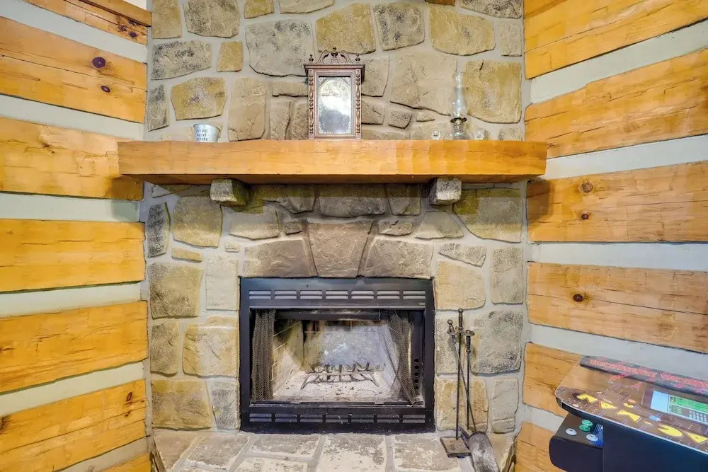 Covered Deck and Hot Tub Cozy Gatlinburg Cabin