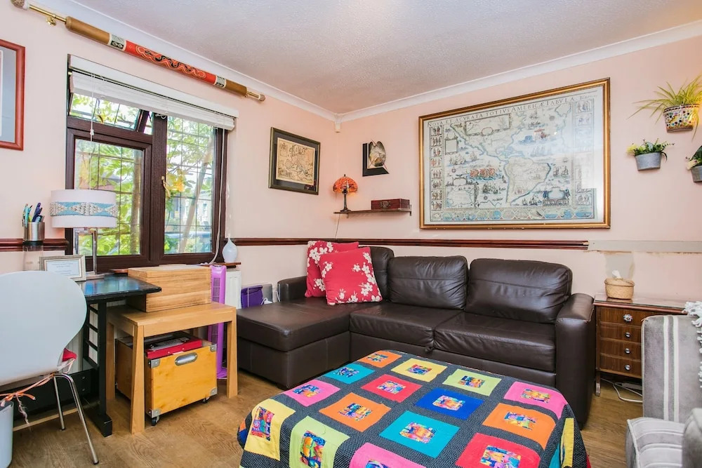 Spacious 3 Bedroom in South East London With Garden