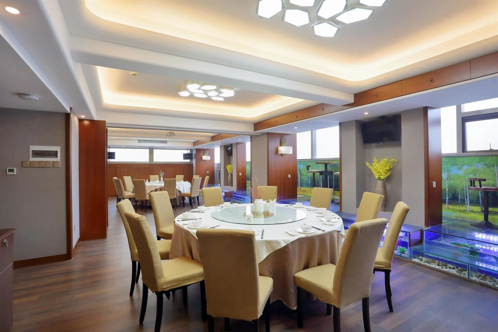 Lujia International Hotel