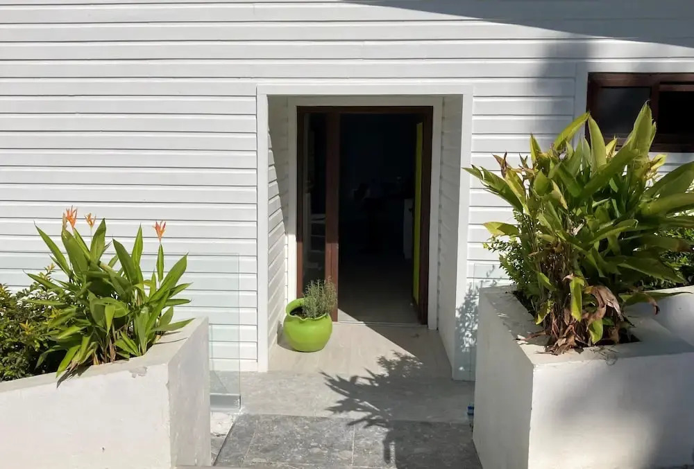 Stunning Turquoise Views From This 2 Bedroom, 2 Bath Home