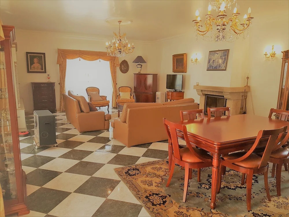 Caparica Quiet Rooms by Host-Point