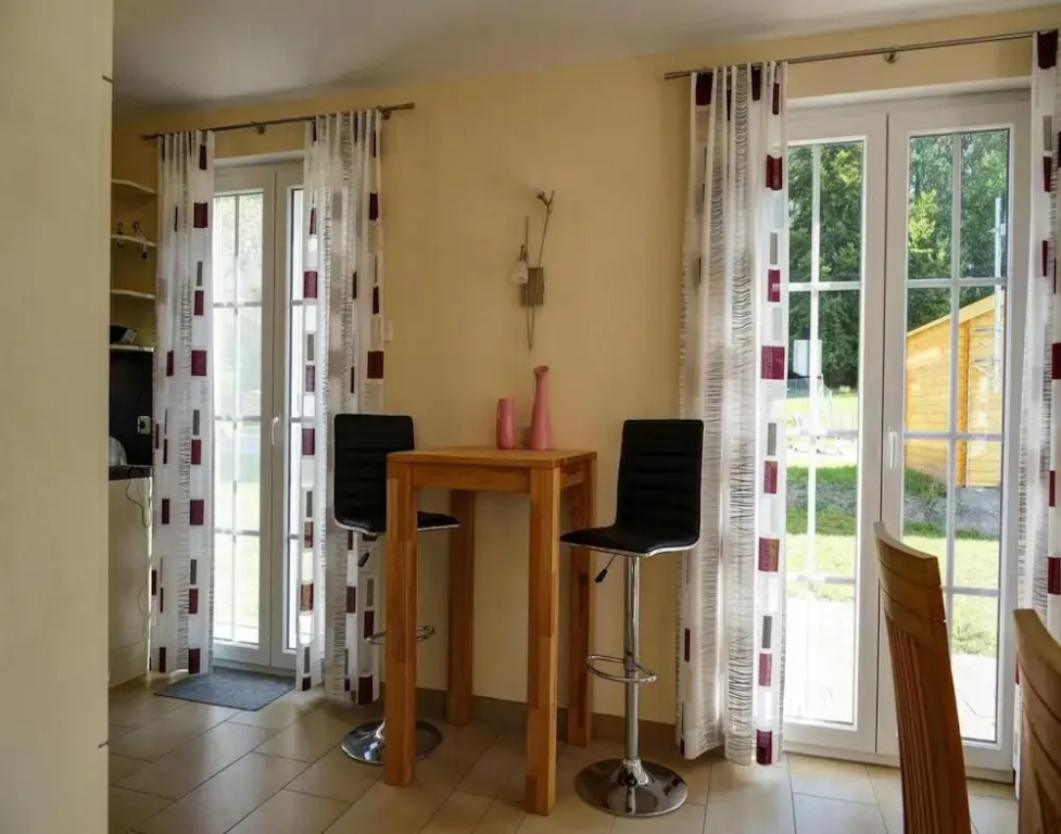 Holiday House Nightingale, Glowe