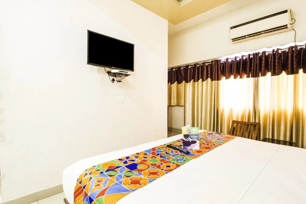 Collection O 4731 Hotel Surya Continental