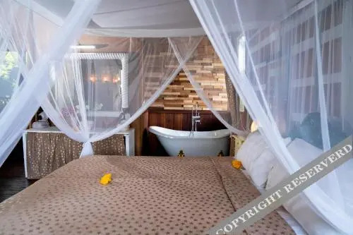 Villa Kalis, 10BR, Sleeps 24, Perfect for Groups, Best Value Seminyak