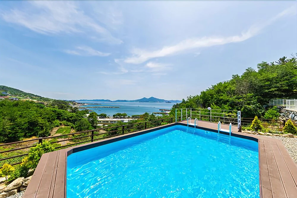 Geoje Mountain & Sea Pension